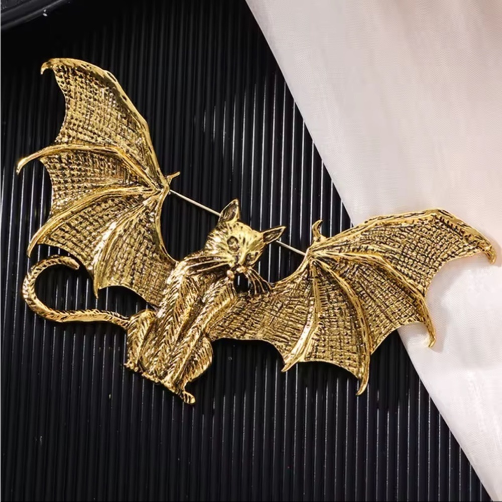 Gothic Bat Cat Brass Brooch - Picture 8 of 12